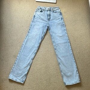 90s light wash boyfriend jeans